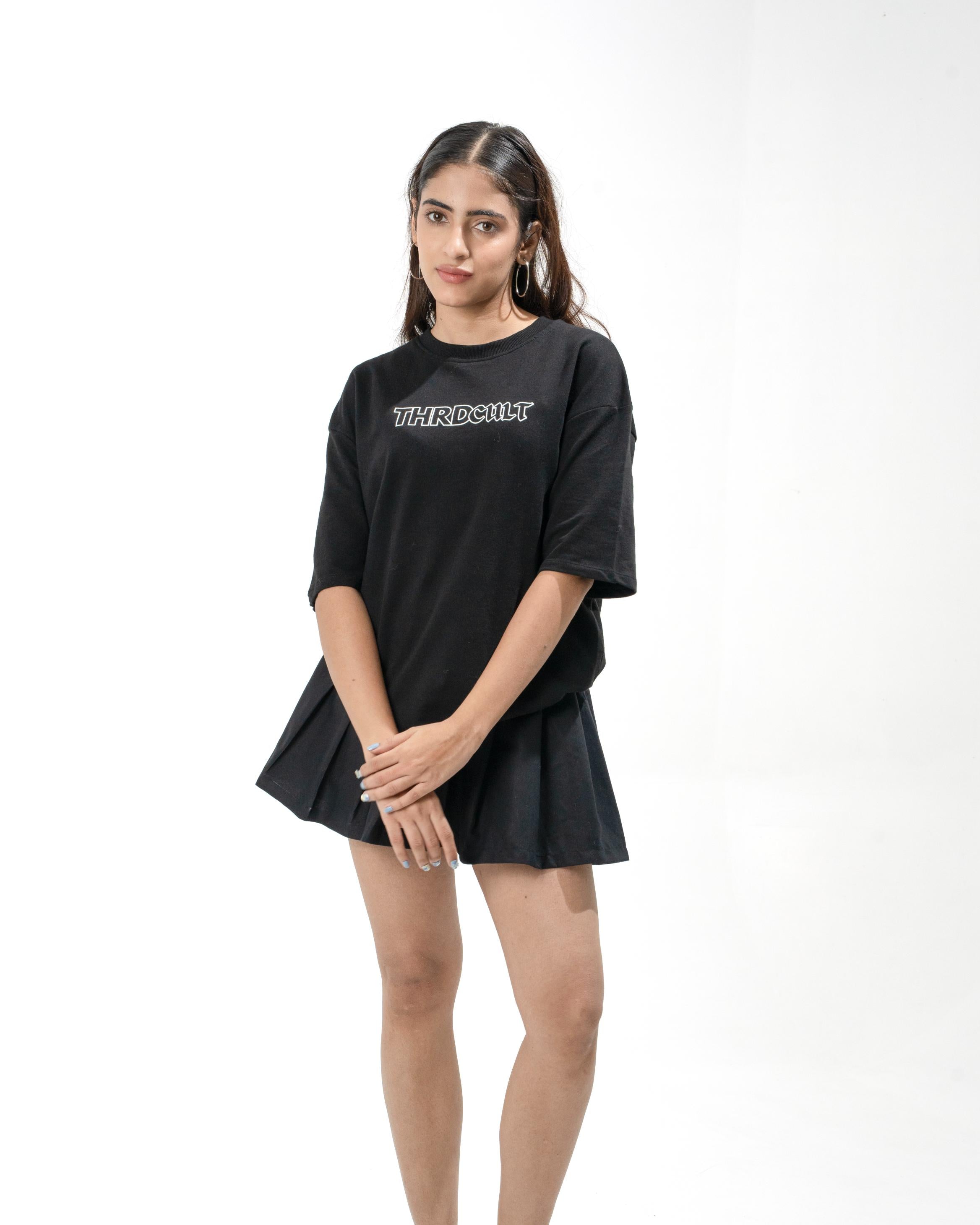 I’M NOT WHO YOU THINK I AM - Oversized Tee